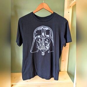 Disney Star Wars Black T-Shirt with Darth Vader Graphic Size Medium